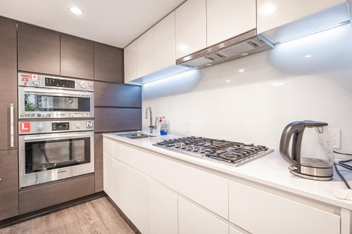 516-5508 Hollybridge Way, Richmond, BC 