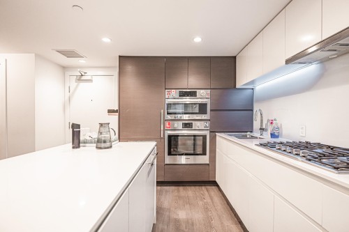 516-5508 Hollybridge Way, Richmond, BC 