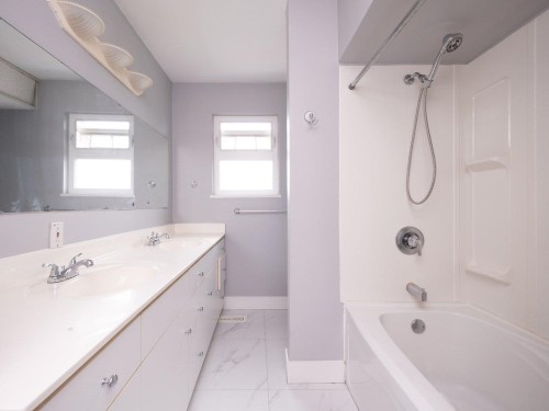 5247 10A Avenue, Delta, BC 