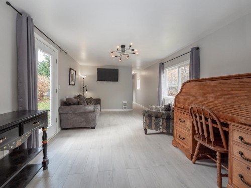 747 Cascade Crescent, Gibsons, BC 