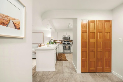 302-1438 7Th Avenue W, Vancouver, BC 