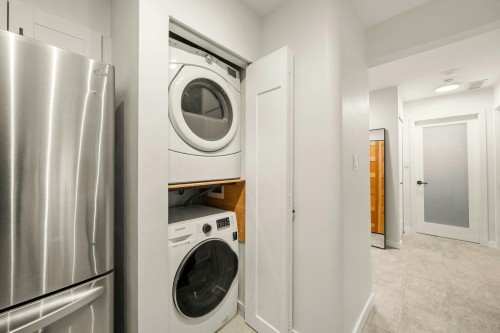 302-1438 7Th Avenue W, Vancouver, BC 