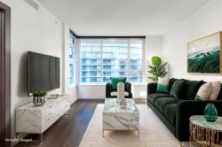 1718-68 Smithe  Vancouver, BC V6B 0B4