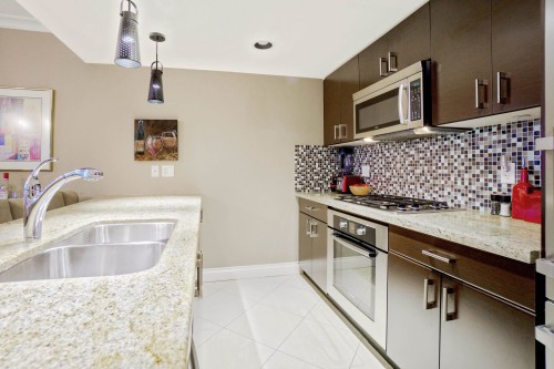 903-133 Esplanade E, North Vancouver, BC 