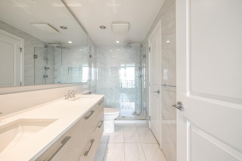 35F-6700 Dunblane Street, Burnaby, BC 