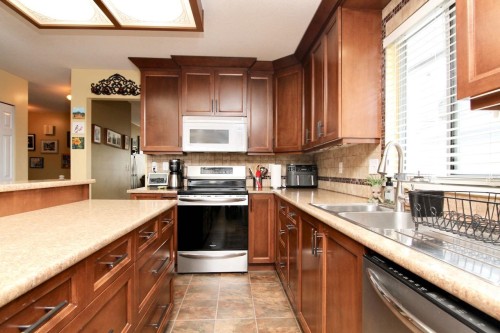 20147 Wanstead Street, Maple Ridge, BC 