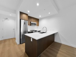 7XX-9060 University Crescent  Burnaby, BC V5A 0E1