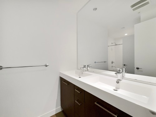 7Xx-9060 University Crescent, Burnaby, BC 