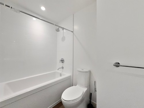 7Xx-9060 University Crescent, Burnaby, BC 