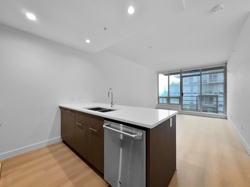 7Xx-9060 University Crescent, Burnaby, BC 