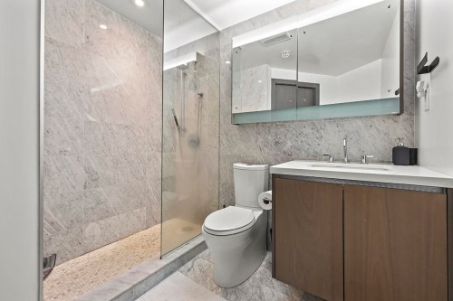 758-38 Smithe Street, Vancouver, BC 