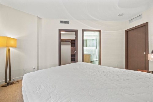 758-38 Smithe Street, Vancouver, BC 