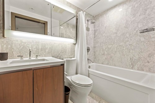 758-38 Smithe Street, Vancouver, BC 