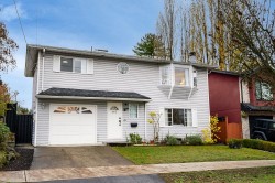 467 Fader Street  New Westminster, BC V3L 3T2