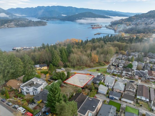 211 Warwick Avenue N, Burnaby, BC 