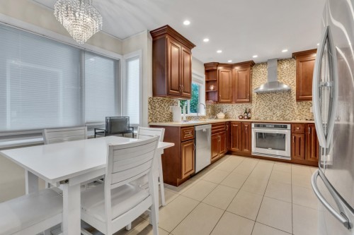 5853 Grousewoods Crescent, North Vancouver, BC 