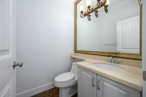 6806 Dunnedin Street, Burnaby, BC 