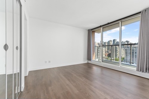 17E-139 Drake Street, Vancouver, BC 