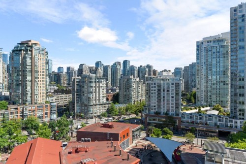 17E-139 Drake Street, Vancouver, BC 