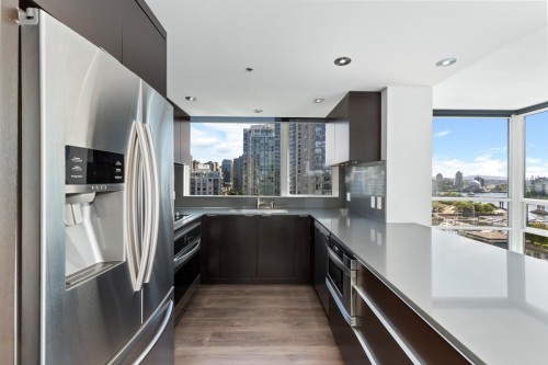 17E-139 Drake Street, Vancouver, BC 