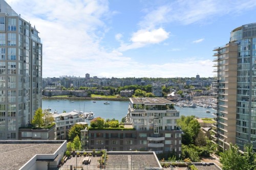 17E-139 Drake Street, Vancouver, BC 