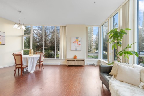 107-6688 Arcola Street, Burnaby, BC 