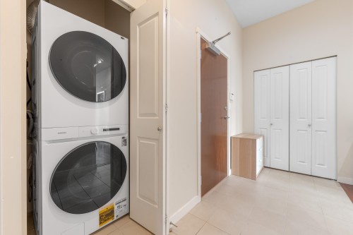 107-6688 Arcola Street, Burnaby, BC 