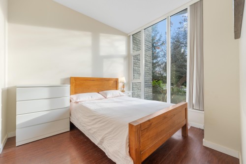 107-6688 Arcola Street, Burnaby, BC 