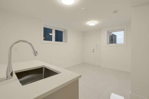 3073 3Rd Avenue E, Vancouver, BC 