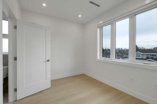 3073 3Rd Avenue E, Vancouver, BC 