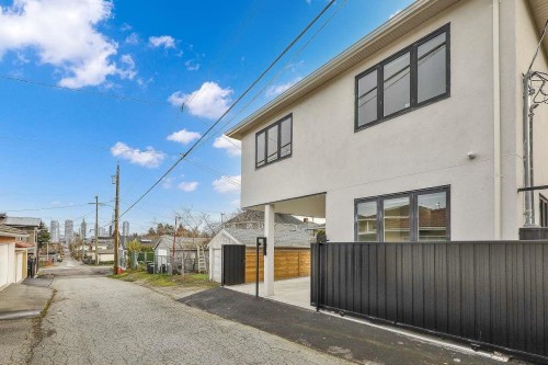 3073 3Rd Avenue E, Vancouver, BC 