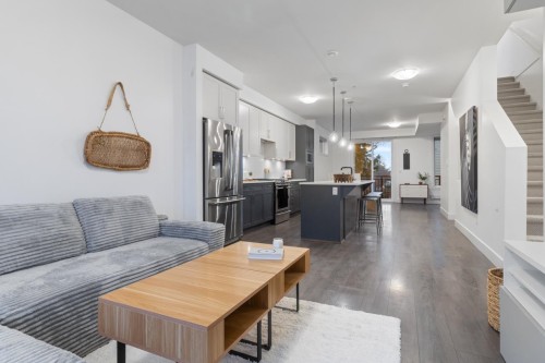 5837 Wales Street, Vancouver, BC 