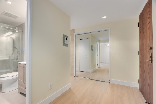 701-738 Broughton Street, Vancouver, BC 