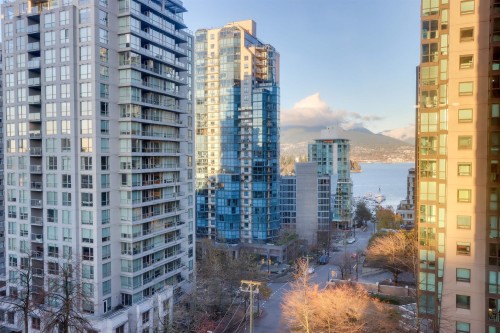 701-738 Broughton Street, Vancouver, BC 