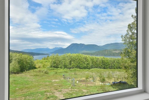 6400 Crowston Road, Sechelt, BC 