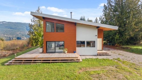 6400 Crowston Road, Sechelt, BC 