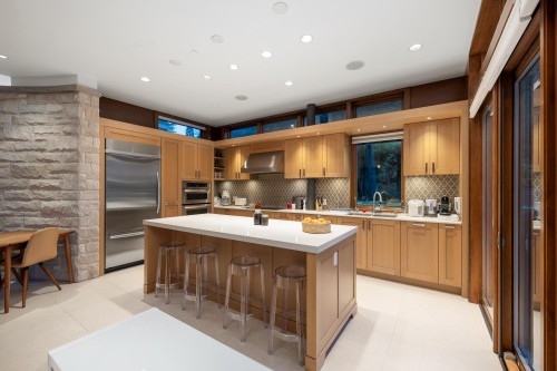 6780 Batchelor Bay Place, West Vancouver, BC 