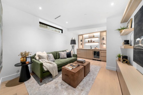 3679 Pandora Street, Vancouver, BC 