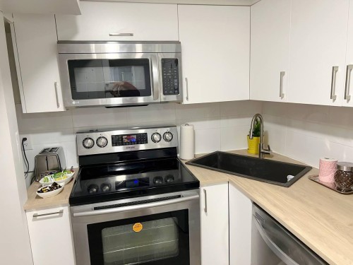 515 Queens Road W, North Vancouver, BC 