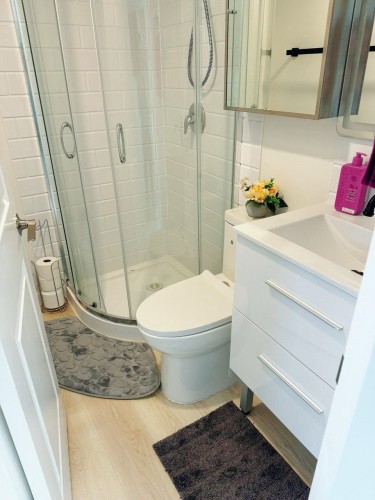 515 Queens Road W, North Vancouver, BC 