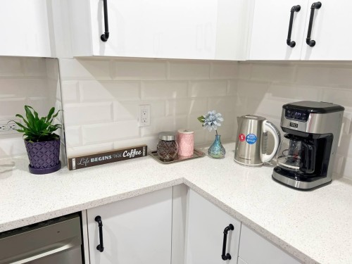 515 Queens Road W, North Vancouver, BC 