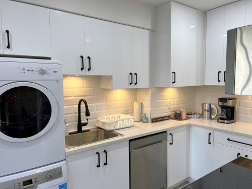 515 Queens Road W, North Vancouver, BC 