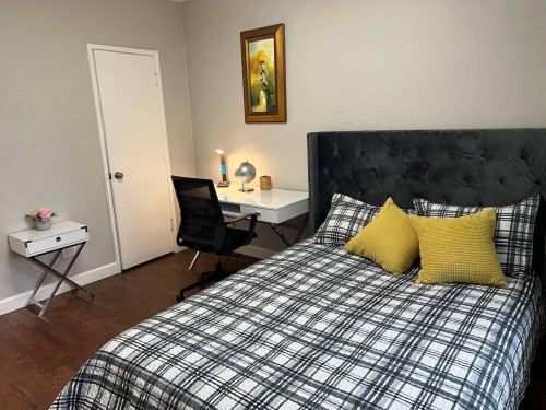 515 Queens Road W, North Vancouver, BC 