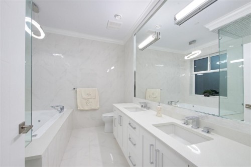 5886 Sherbrooke Street, Vancouver, BC 