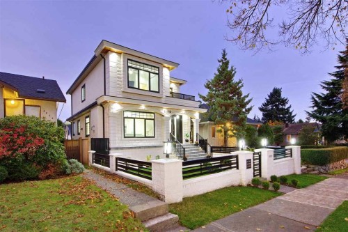5886 Sherbrooke Street, Vancouver, BC 