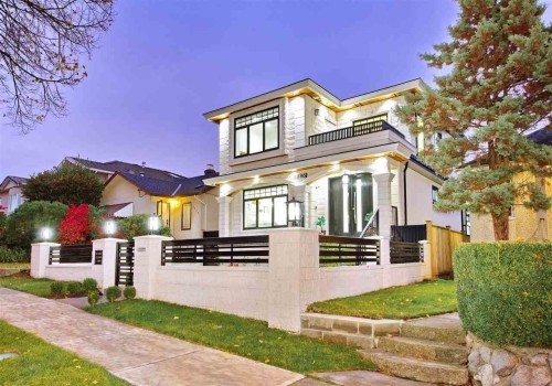 5886 Sherbrooke Street, Vancouver, BC 