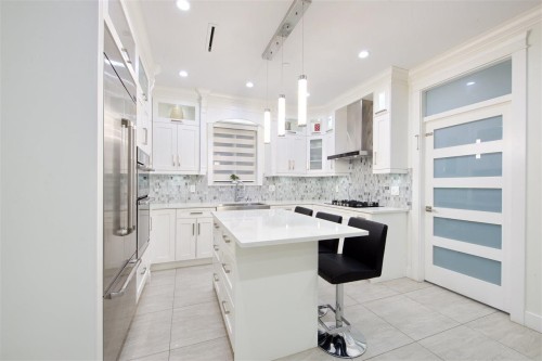 5886 Sherbrooke Street, Vancouver, BC 