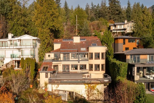 3602 Creery Avenue  West Vancouver, BC V7V 2M1