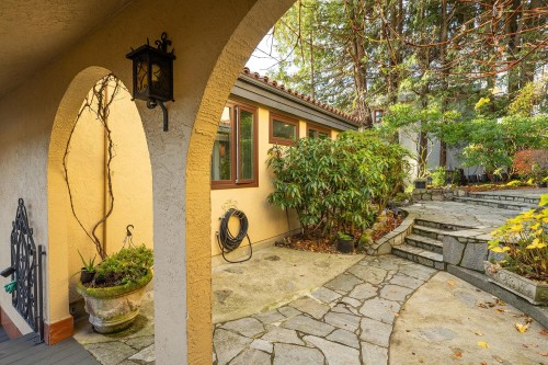 3602 Creery Avenue, West Vancouver, BC 