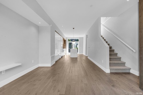 7478 Granville Street, Vancouver, BC 